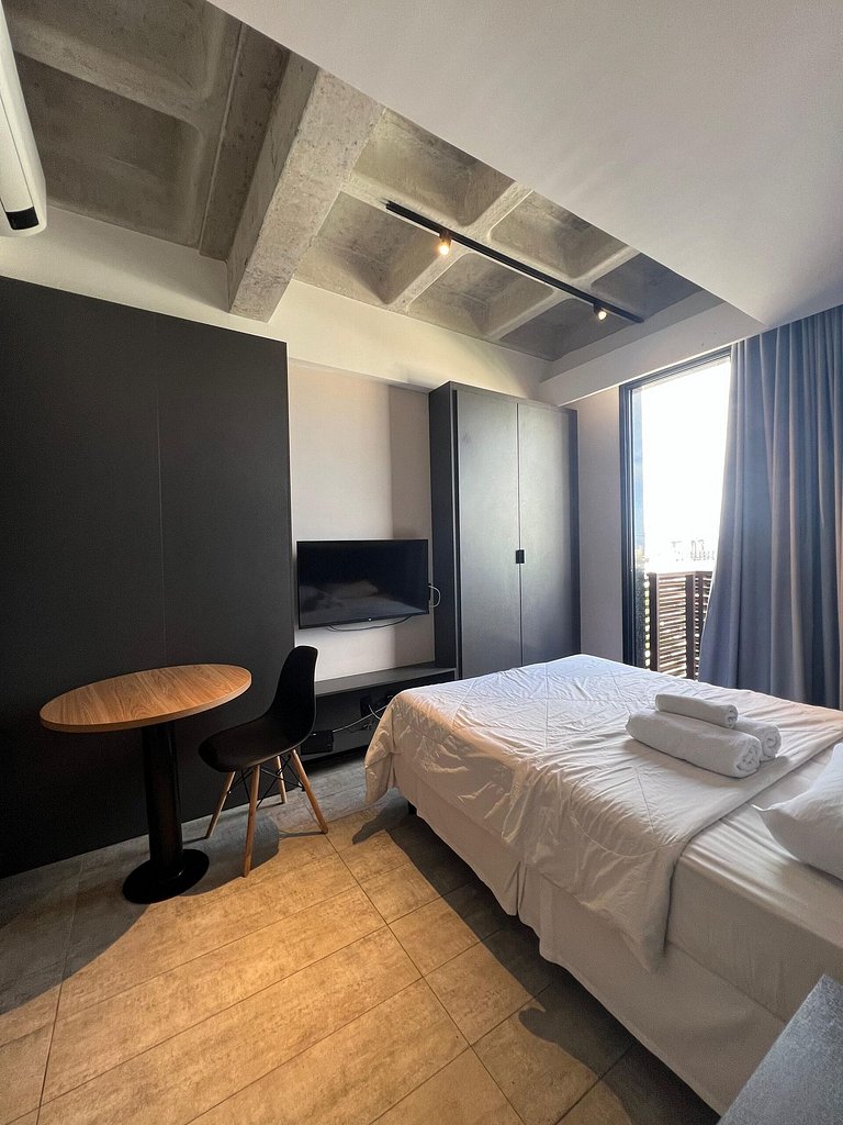 Flat Tolive One #812A